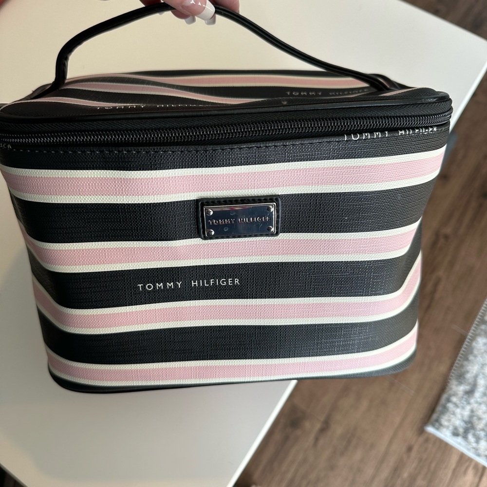 Tommy Hilfiger makeup bag